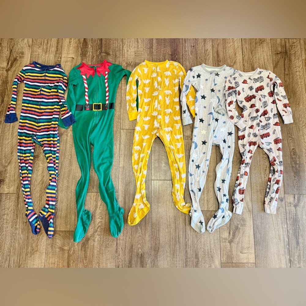 (5) Toddler Pajamas - Size 5T - Old Navy